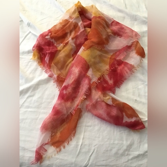 Gift Box & Multicolor Floral Print Scarf - Picture 4 of 10